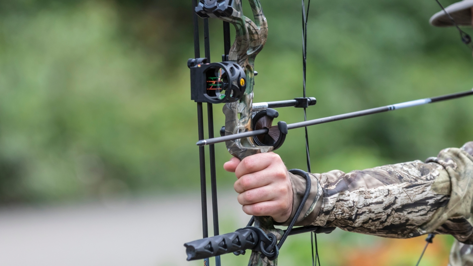 How To Shoot A Compound Bow For Beginners The Sticks Brand